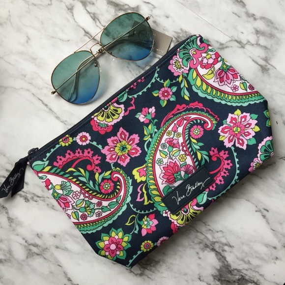 Vera Bradley Handbags - 💜Vera Bradley pouch